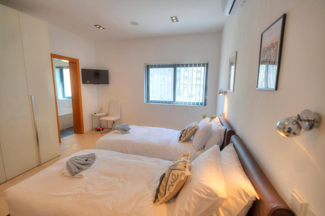 Spacious 3bedrooms With Spectacular Views Goslm-6 Sliema