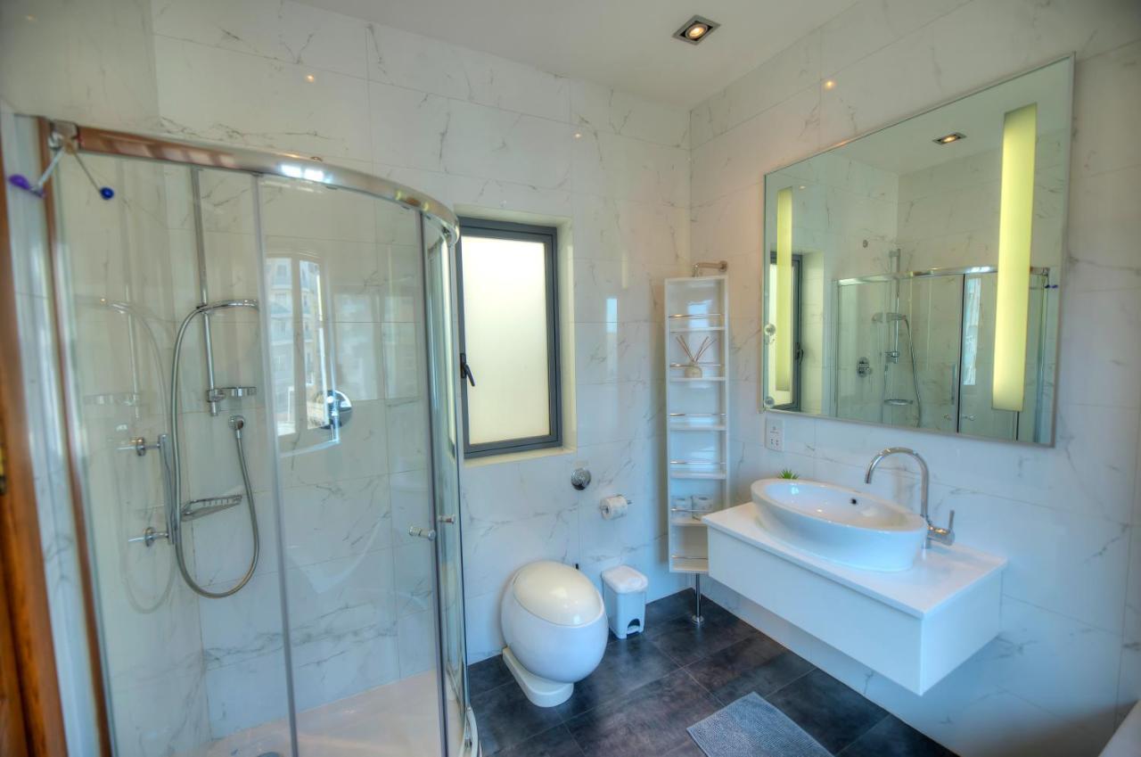 Spacious 3bedrooms With Spectacular Views Goslm-6 Apartment Sliema