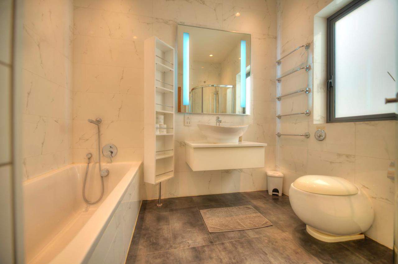Spacious 3bedrooms With Spectacular Views Goslm-6 Apartment